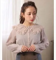 大きな襟ブラウス 在庫ラスト