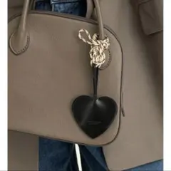 Item thumbnail for item e7875882-b854-40d6-931d-c870bf499904