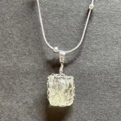 WP247SN 天然石 ワイヤーラッピング ネックレス リビアングラス 原石