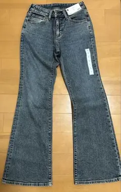 新品GU スリムフレアジーンズ　普通丈