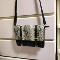 CECIL McBEE ショルダーバッグ パイソン柄のサムネイル