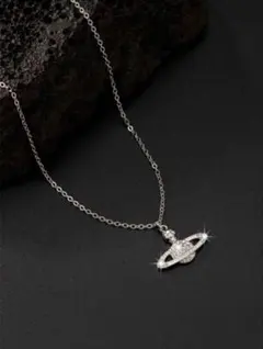 y*a様 Vivienne Westwood ヴィヴィアンモチーフシルバーネック