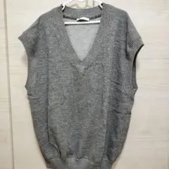 週末価格！ASTRAET コットンベスト　Ｖネック　グレー 美品のサムネイル