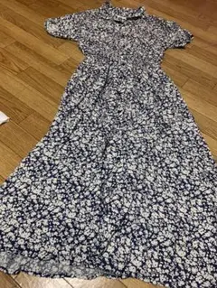 ネイビーとホワイト花柄 半袖ロングワンピース M