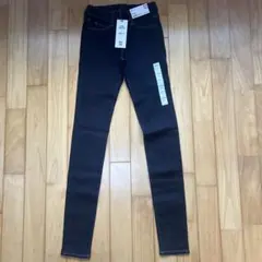 【新品】ユニクロ　ウルトラストレッチ　ジーンズ