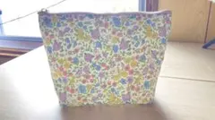 花柄キルティングポーチ