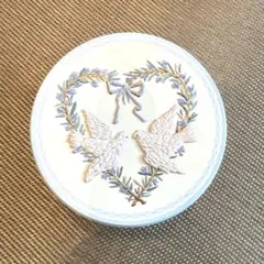 お菓子　空き缶　鳩　ハート