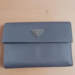 プラダ　PRADA グレー 三つ折り財布