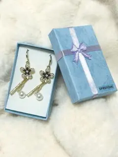 ❤️デートにオススメ❤️かわいい❤️ダイヤモンドフラワータッセルピアス❤️プレゼント❤️