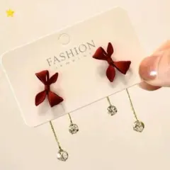 赤いリボンデザインピアス　カジュアル　エレガント　個性的　フェミニン