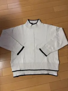 URBAN RESEARCH DOORS ハイネック セーター 薄いベージュ