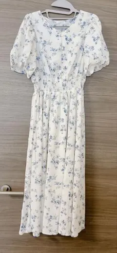 ハニーズ　ボリューム袖ワンピース　Mサイズ　オフ花柄