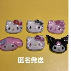 ハローキティぷっくりったいバッジ