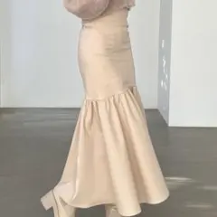 【新品タグ付き】マーメイドスカート　アイボリー　マジェスティックレゴン