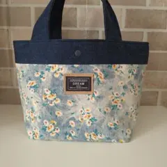 ハンドメイド　花柄デニムトートバッグ 中型　マーブル小花柄