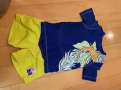 水着　ラッシュガード