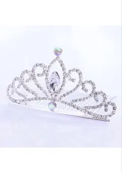 クリスタル装飾のウェディングティアラ