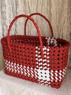 ハンドメイド　クラフトバンド　かごバッグ　赤 白（中）