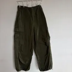 GUカーゴパンツ オリーブ色 複数ポケット