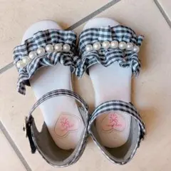 エニファム ブラックチェック フリル パール サンダル 19