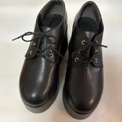厚底ブラックレースアップシューズ　Mサイズ