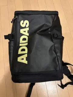 ADIDAS ブラックバックパック　30L スクールバッグ　旅行　大容量　黄色