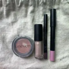 uneven コスメセットのサムネイル