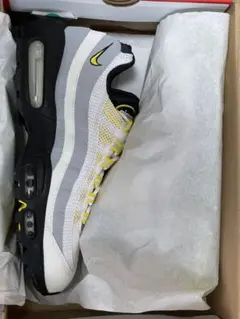 Nike Air Max 95 エッセンシャル　ホワイト/イエロー/グレー