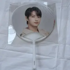 2026年最新】グループ名：SEVENTEEN うちわの人気アイテム - メルカリ