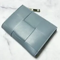 【新品未使用】高級羊革２つ折り財布 イントレチャート水色(ファスナー金色)高見え