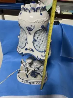 更に値下げ！アンティーク　ロココスタイル 陶器製ランプ 男女フィギュア付き 更に値下げ！アンティーク ロココスタイル 陶器製ランプ 男女