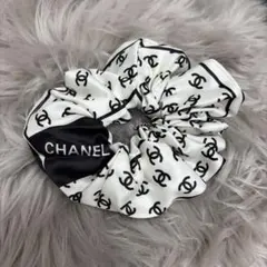 SALE ③CHANEL ロゴシュシュ ホワイト/ブラック