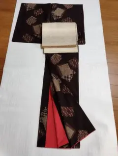 紬　織柄着物　焦げ茶色　幾何学模様