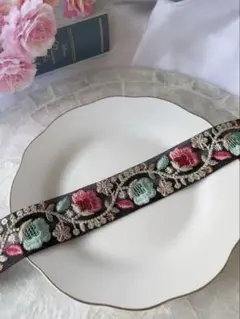 インド刺繍リボン チュール地　約3.5cm幅 ブラック　スパンコール有り