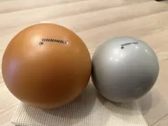 yamunaボール2個　ゴールド、シルバー各1個