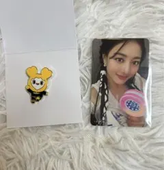 twice ジヒョ ジブリー ピンバッジ ペンライトトレカ