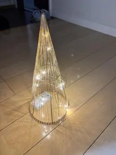 ワイヤー クリスマスツリー LEDライト付き ゴールドのサムネイル