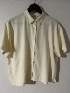 ユニクロ　レーヨンブラウス半袖　イエロー