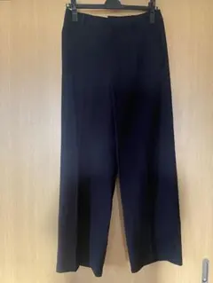 GU ブラック ストレートパンツ