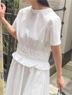 新品【fredy emue】ウエストシャーリングブラウスのサムネイル