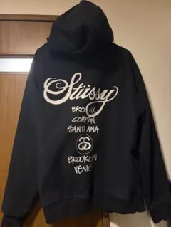 Stüssy ブラック ジップアップパーカー