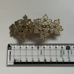 バレッタ ゴールド 花モチーフ クリップバレッタ 髪留め