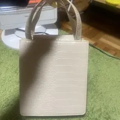 ベージュ クロコダイル型押し トートバッグ