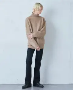 Lui's ビッグシルエット タートルニット ベージュ