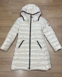 モンクレールアイボリー フード付きダウンコート