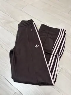 アディダスオリジナルス　2xsベッケンバウアートラックパンツ　ブラウン　ピンク