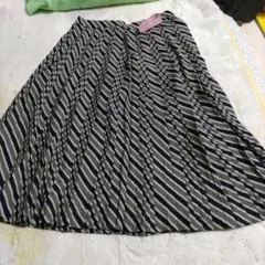 ネイビーとグレーのストライプ プリーツスカート　丈６０ｃｍ　ポケット無し