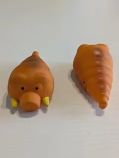 モスラの幼虫ソフビ２個　ゴジラ・東宝怪獣