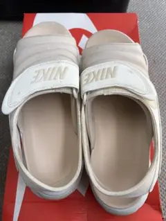 NIKE スポーツサンダル ベージュ系、厚底のサムネイル