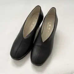 【美品】REMME　レメ　レザーパンプス　Vカット　スクエアトゥ 黒　23cmのサムネイル